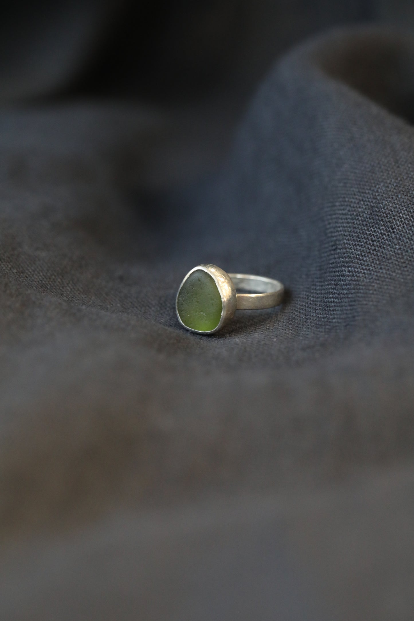 COLDINGHAM olive green & silver ring - Size O